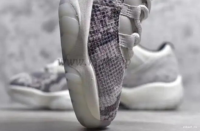 ship 11 Jordan Light to ready PK real Low Snakeskin God snakeskin Retro Bone 0503